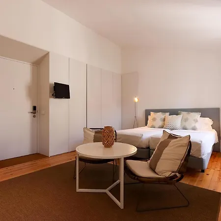 Combro By Homing Apartment