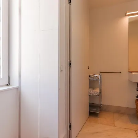 Combro By Homing Apartment *